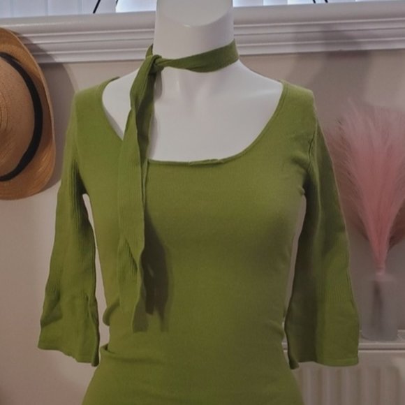Le Château Bell Sleeve tie neck sash Knit Ribbed Top- Grass Green- XXS - Picture 1 of 16